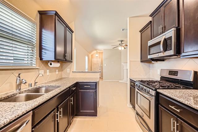 Building Photo - 9916 Pronghorn Rd
