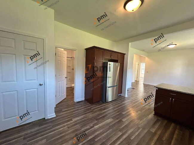 Building Photo - 13328 Edison St