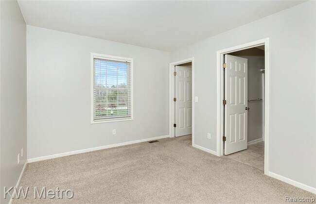 Building Photo - 788 Eagle Dr