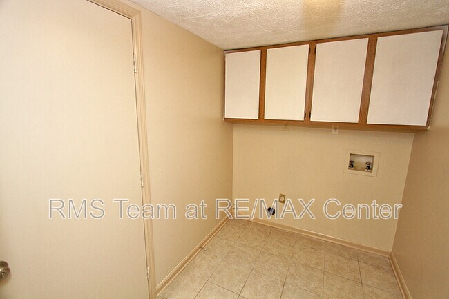 Building Photo - 1381 Omie Way