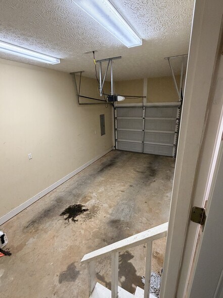Building Photo - 37 Ridgeview Dr