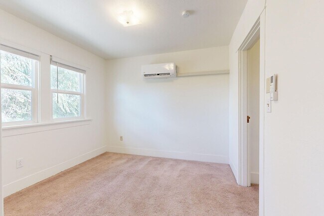 Building Photo - Farmhouse - Showings now Available