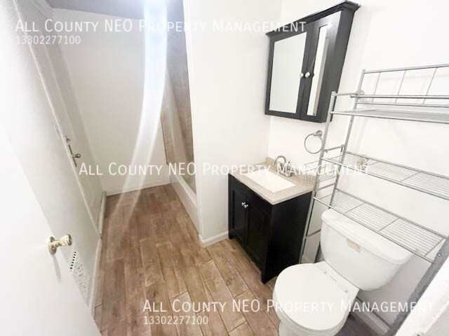 Building Photo - 1854 W 45th St