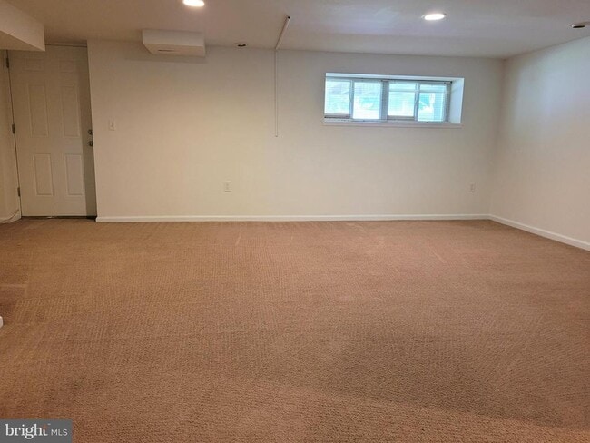 Building Photo - 50 Starboard Ct
