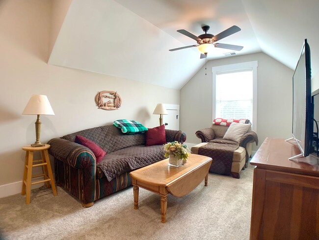 Building Photo - 7372 Winding Way