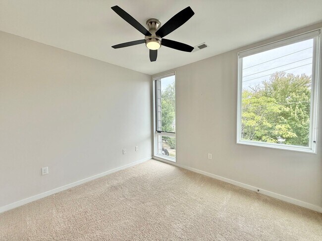 Building Photo - Premier 2BD, 2.5BA Downtown Raleigh Townho...