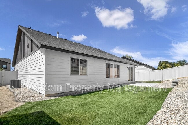 Building Photo - 2934 S Alcamo Wy