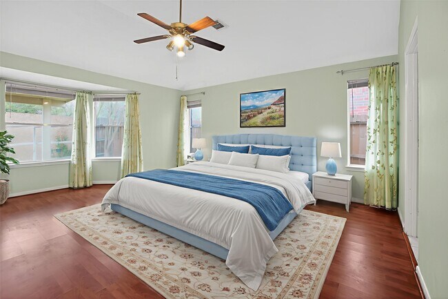 Building Photo - 12530 Meadowglen Dr