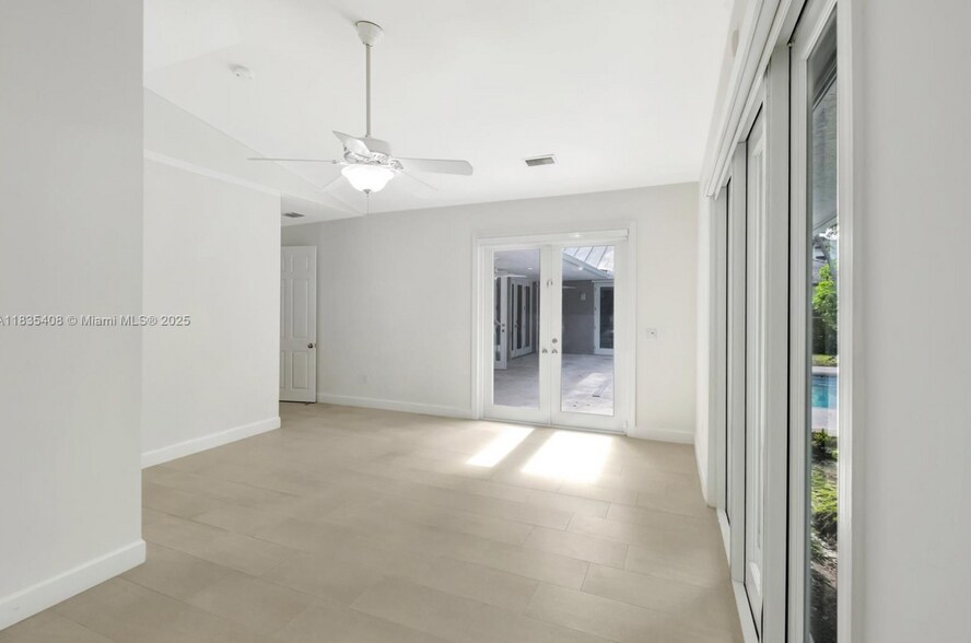 Building Photo - 5765 SW 84th St