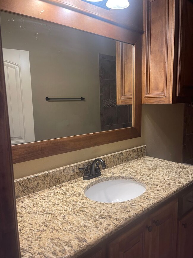 Building Photo - Fully Furnished Three Bedroom, Two Bathroo...