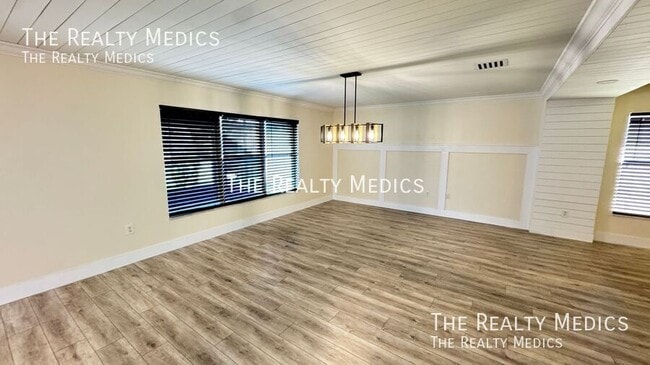Building Photo - 1040 Elderberry Dr