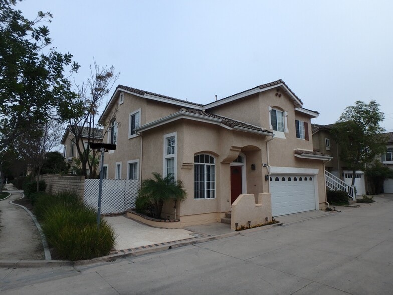 Building Photo - 1690 Fawn Chase Ln