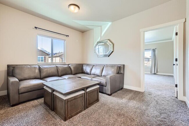 Building Photo - 859 Redemption Point