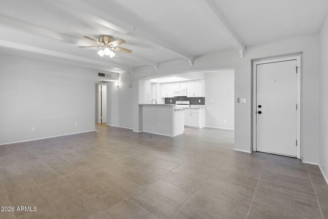 Building Photo - 780 E Eugie Ave