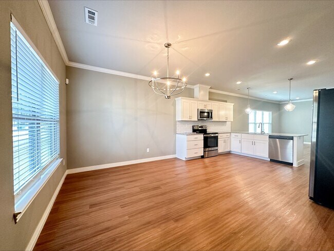 Building Photo - 2067 N Penelope Ln