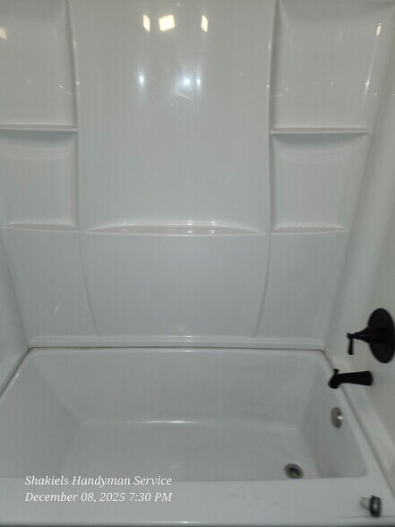 Second Bathroom Tab and Shower - 6216 Elmwood Ave