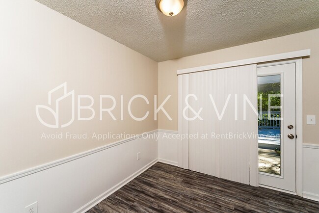 Building Photo - 8208 Kelly Dr
