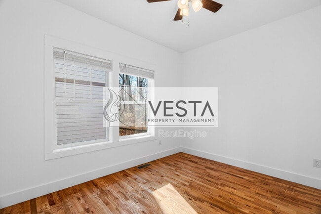 Building Photo - 510 Deaverview Rd