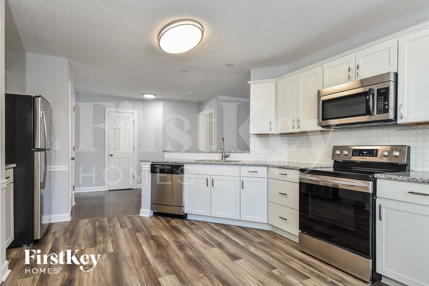 Building Photo - 5620 Poplar Hill Ct
