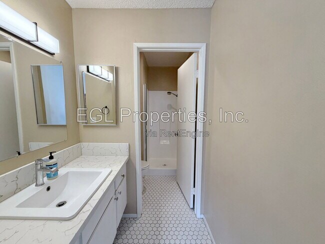 Building Photo - 18146 American Beauty Dr