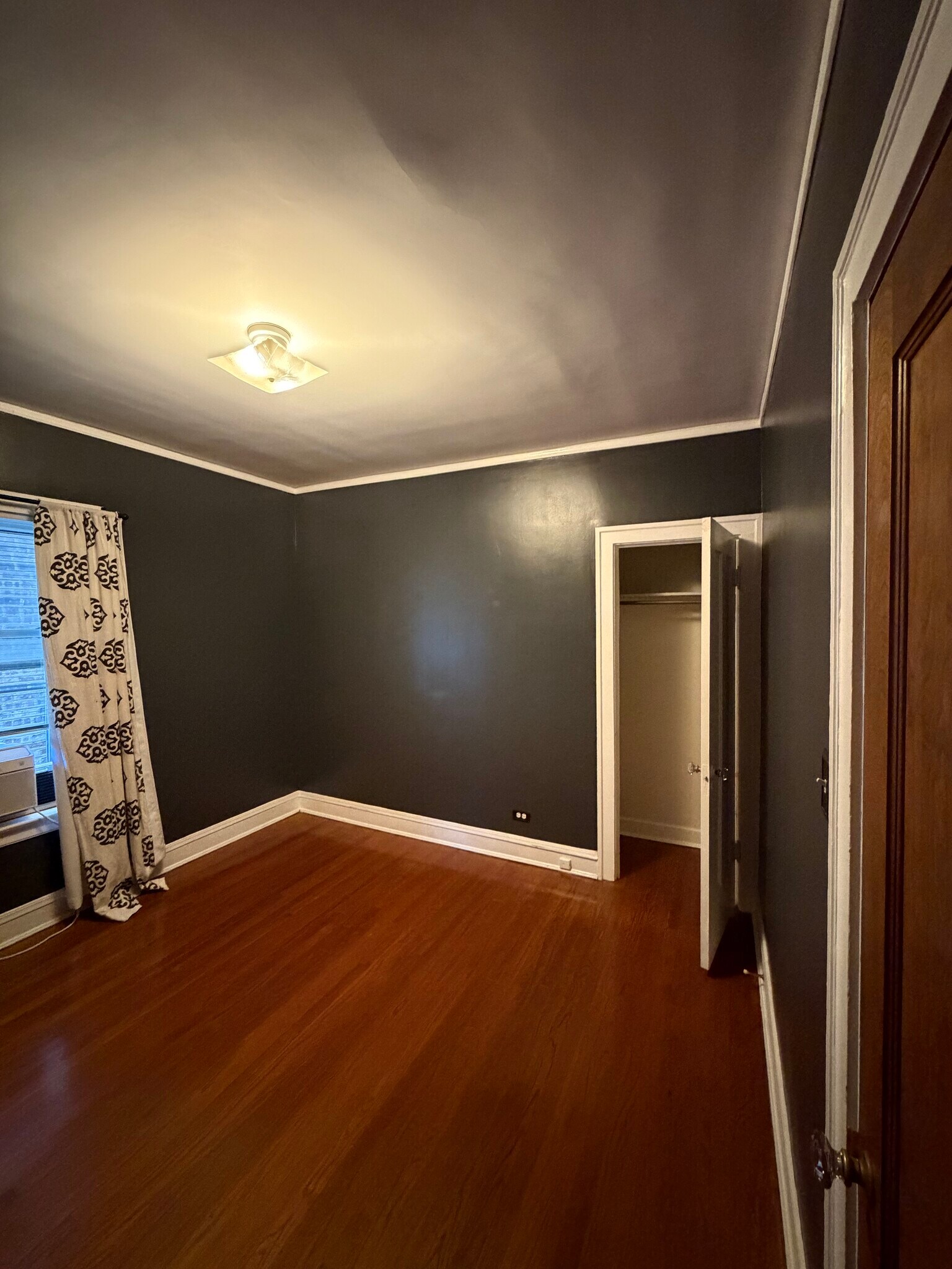 Building Photo - 6712 N Maplewood Ave
