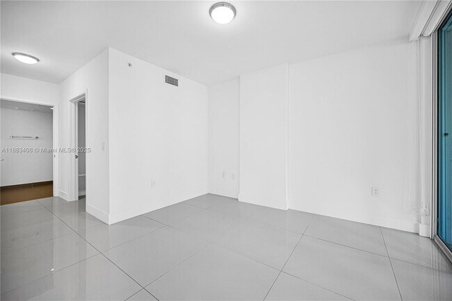 Building Photo - 6620 Indian Creek Dr