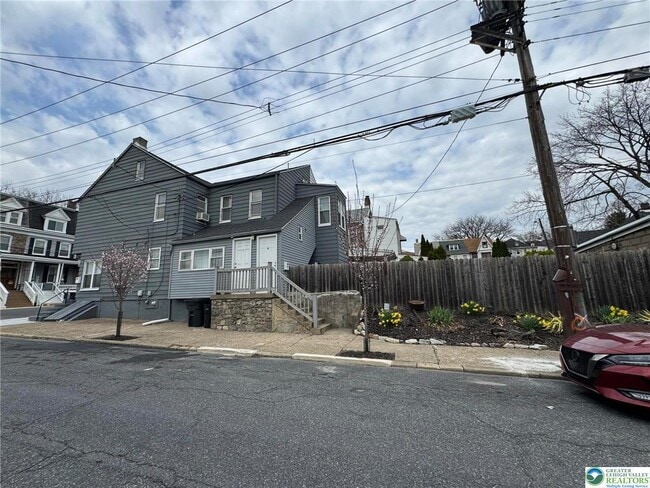 Building Photo - 200 N 11th St