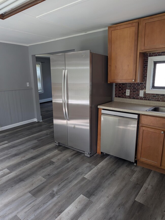 Building Photo - 44 Boston Post Rd