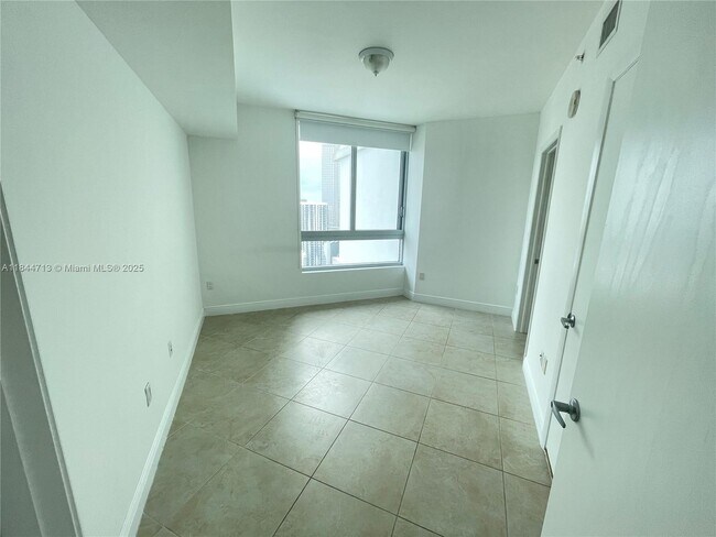 Building Photo - 350 S Miami Ave