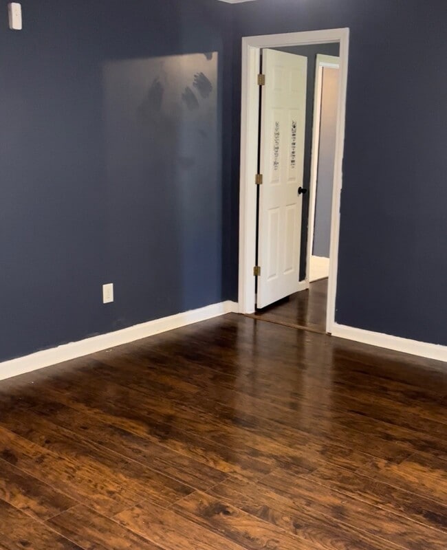 Building Photo - 484 Wichert Ln