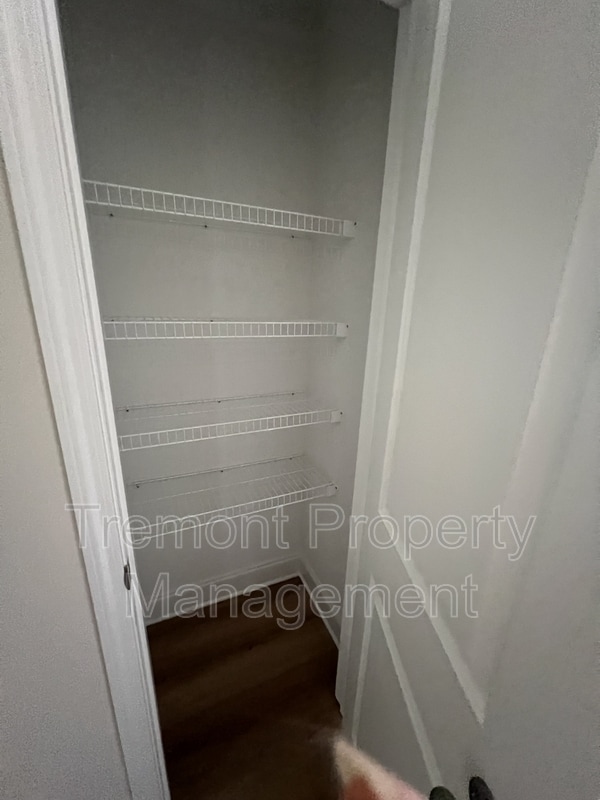 Building Photo - 1310 E 36th St