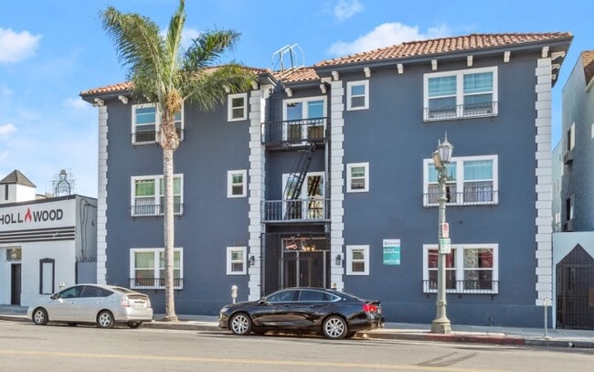 Building Photo - Yucca St 6358