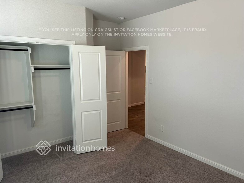 Building Photo - 2512 Candle Ln