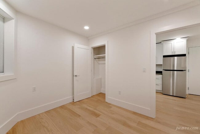 Building Photo - 422 Cole St