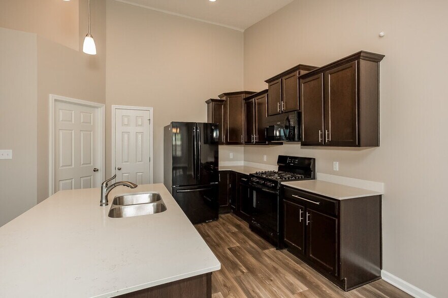 Building Photo - 386 Thunderwood Dr