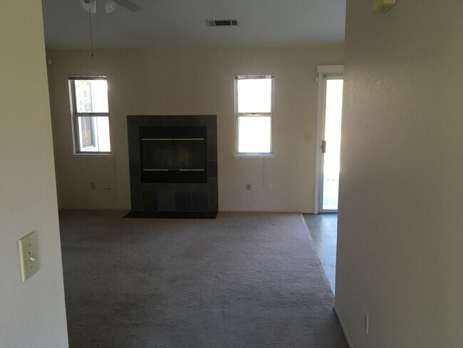 Building Photo - North Churncreek Home
