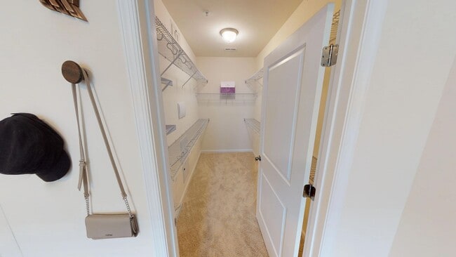 Building Photo - A3 | 1 Bed 1 Bath | 899 sf | $1615 - $1998...