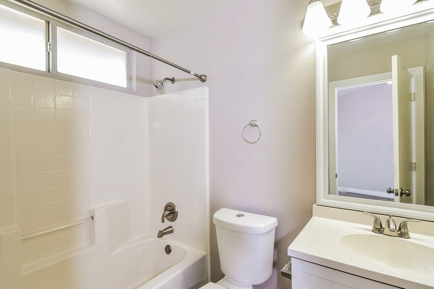 Building Photo - 5533 Soft Whispers St