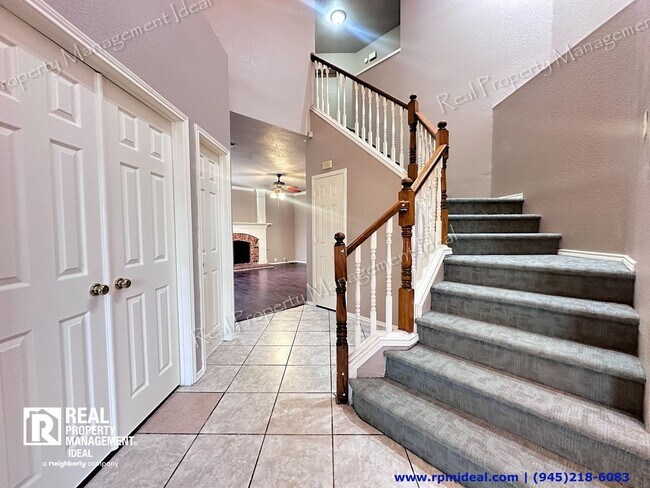 Building Photo - 8801 Vernon Ct