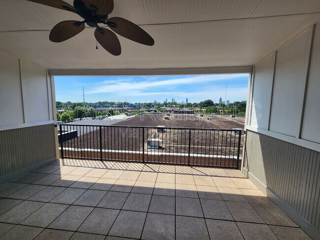 Building Photo - 200 Marion Pl NE