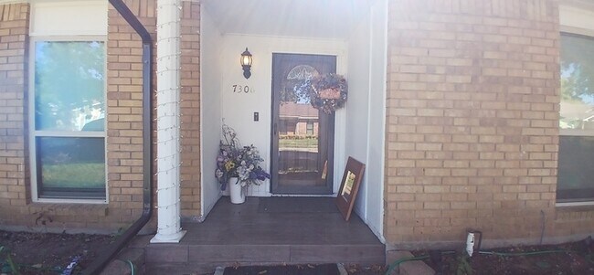Building Photo - Move-In Ready Dallas Gem — 4 Bedrooms, 2 L...