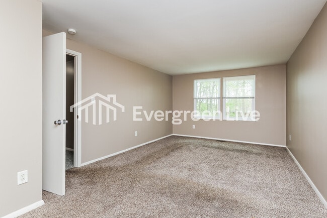 Building Photo - 4206 Satellite Ave