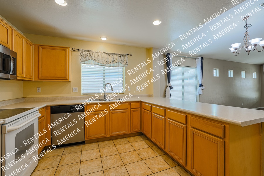 Building Photo - 3461 E Phelps St