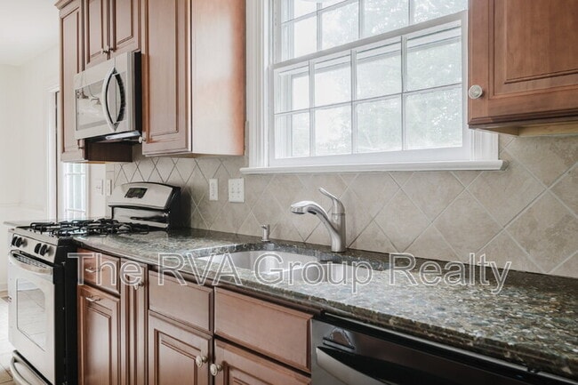 Building Photo - 10075 Aragon Dr