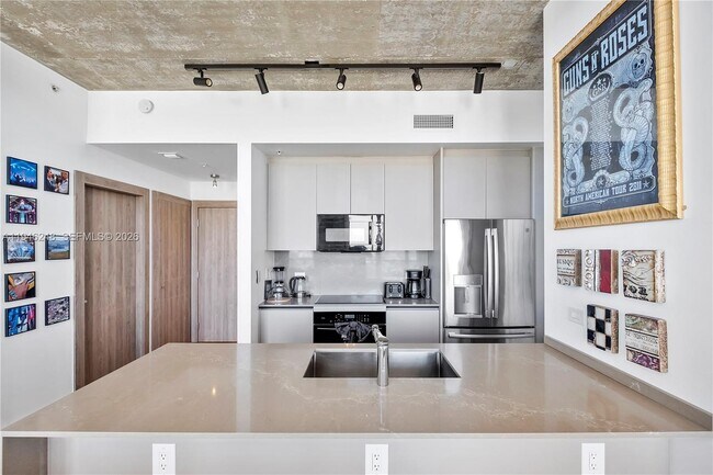 Building Photo - 3470 E Coast Ave