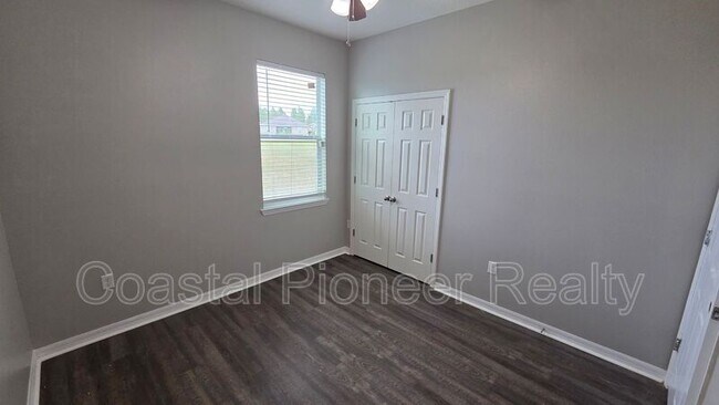 Building Photo - 30953 Water Lily Dr