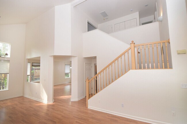 Building Photo - Caughlin Ranch Beauty Clean and Comfortable and Close to Shopping