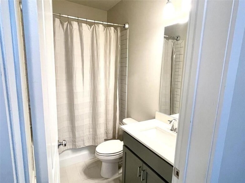 Building Photo - 3796 Oxford Cir