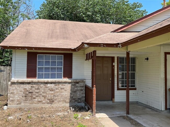 Building Photo - 7902 Brodie Ln