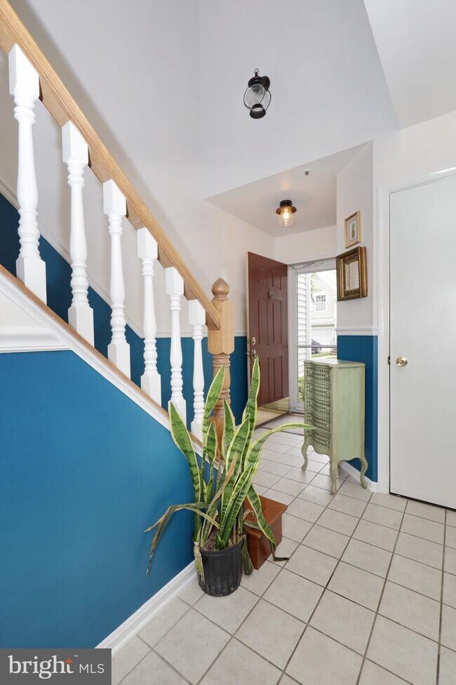 Building Photo - 455 Fortress Way